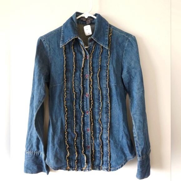 french vintage Tops - 🇨🇵 french vintage jean shirt ruffles long sleeves size small 🇨🇵